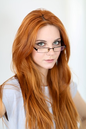 http://us.123rf.com/450wm/boggy22/boggy221408/boggy22140800043/30379411-rote-haare-frau.jpg