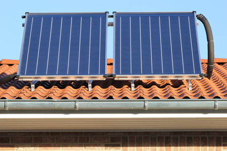 placas solares: Los colectores térmicos solares de construcción montado