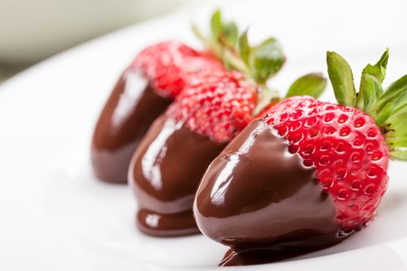 13577675-delicieuses-fraises-avec-chocolat-fondu.jpg