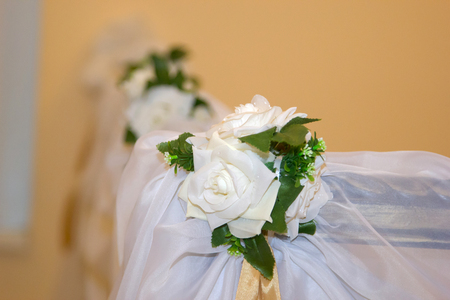 Decorazione di fiori bianchi sulle scale ringhiera foto royalty ... Decorazione Ringhiera Scala