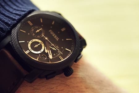 38715644-sfantu-gheorghe-romania-a--february-23-2015-fossil-machine-mid-size-chronograph-leather-watch-on-man.jpg