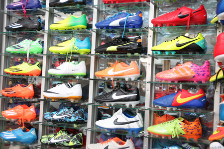 Tienda De Tenis En New York 2025
