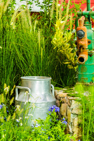 Garden well foto royalty free, immagini, immagini e archivi ... Disegni di pozzo da giardino