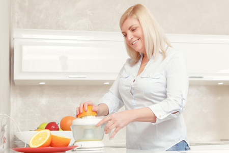 Hamilton big mouth juicer uk