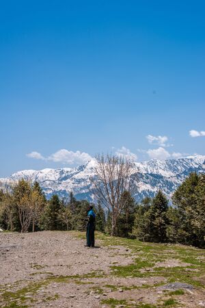 Manali, himachal pradesh, india - may 01, 2019 : tourist enjoying in gulaba. road to rohtang pass in himalayas, india