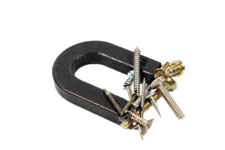 金属の釘やネジを集めて隔離された馬蹄形磁石 の写真素材 画像素材 Image 金属の釘やネジを集めて隔離された馬蹄形磁石 の写真素材 画像素材 Image