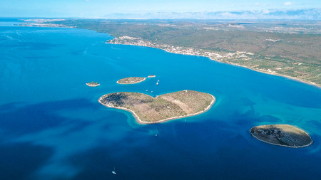 Luftaufnahme Der Herzformigen Gale Njak Insel An Der Adriatischen Kuste Von Kroatien Lizenzfreie Fotos Bilder Und Stock Fotografie Image 63642061