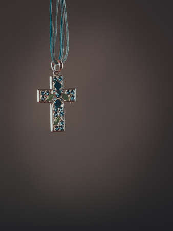 クロス ネックレス ペンダント キリスト教の宗教信仰のシンボル キリスト教 の写真素材 画像素材 Image