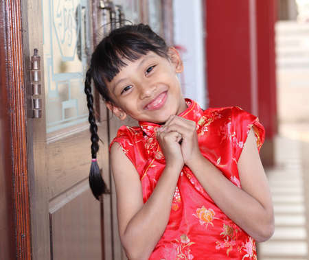 寺で笑顔のかわいい素敵な甘いアジア中国子供女の子 幸せな中国の新年の希望小さな東洋の女の子 の写真素材 画像素材 Image 寺で笑顔のかわいい素敵な甘いアジア中国子供女の子 幸せな中国の新年の希望小さな東洋の女の子 の写真素材 画像素材 Image