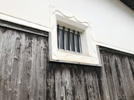 c751 蔵の窓 古い お蔵の窓
