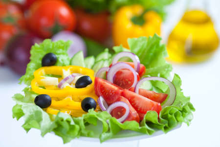 nourriture saine salade de légumes frais et fourchette