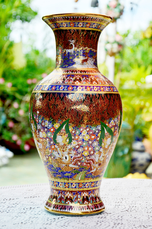 伝統的なデザインの花瓶 日本の伝統工芸品【九谷焼】 8号花瓶 鉄仙 ys637-06 : 九谷焼