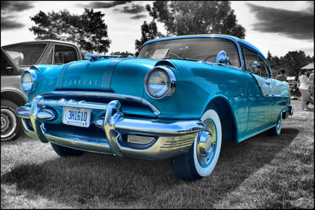 80740358-1955-pontiac-star-