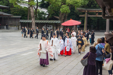 中国の結婚式の人形は 結婚式で香港 中国 中国の伝統的な結婚式のシーン ヴィンテージ色の車で引っ掛かった の写真素材 画像素材 Image 中国の結婚式の人形は 結婚式で香港 中国 中国の伝統的な結婚式のシーン ヴィンテージ色の車で引っ掛かった の写真素材 画像素材 Image