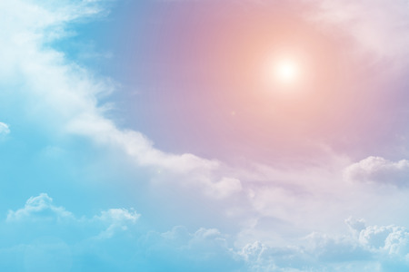 太陽と雲と青い空の写真素材・画像素材 Image 32053978