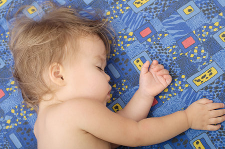 肖像画の寝顔かわいい赤ちゃん女の子甘い の写真素材 画像素材 Image