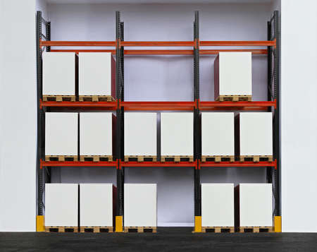 Sei scatole in cartone di pallet a magazzino di distribuzione foto ... Scaffalature con bancali