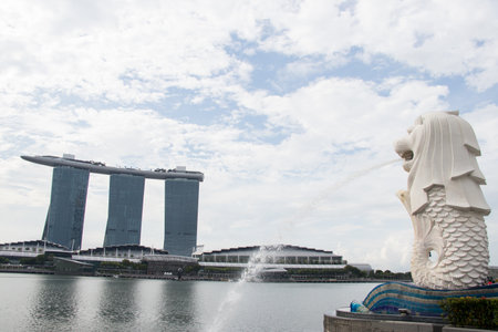 マーライオン像とマリーナ ベイ サンズ ホテル シンガポール の写真素材 画像素材 Image マーライオン像とマリーナ ベイ サンズ ホテル シンガポール の写真素材 画像素材 Image