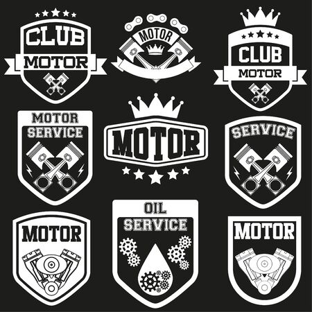ビンテージ モーター クラブや車のサービスのセットに署名し ラベルを付けます 星とピストンを持つ盾 ドライバーやライダーのエンブレム 編集可能なベクター イラスト分離された背景に のイラスト素材 ベクタ Image