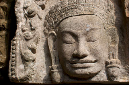 カルカル63 様keep…16世紀・アンコールワット「王冠仏坐像」寺院