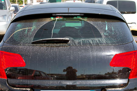 黒い車とトランクリッド 車のリアビューの汚いリアガラス ガラスが泥で汚れてください の写真素材 画像素材 Image 9094 黒い車とトランクリッド 車のリアビューの汚いリアガラス ガラスが泥で汚れてください の写真素材 画像素材 Image 9094