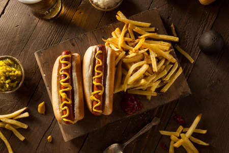 grilled pork: Barbecue Nướng Hot Dogs với mù tạt vàng