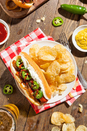 クリーム チーズと玉ねぎと自家製シアトル スタイルのホットドッグ の写真素材 画像素材 Image