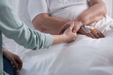 Paciente de cáncer moribundo con presión arterial