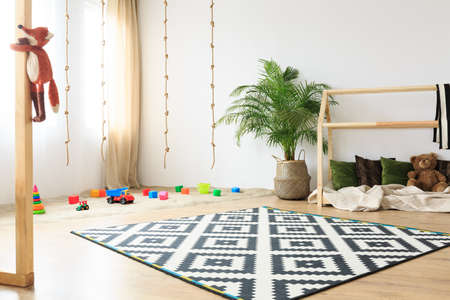 Naturlicher Holzboden Und Helle Farben Im Modernen Kinderzimmer Lizenzfreie Fotos Bilder Und Stock Fotografie Image 79257308