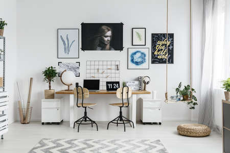 modernes home office zubehör office stockfoto 86161830 modernes home office interieur mit doppelschreibtisch poster und zubehör geräumiges weißes büro im modernen stilvollen zuhause lizenzfreie modernes home office zubehör office stockfoto 86161830 modernes home office interieur mit doppelschreibtisch poster und zubehör geräumiges weißes büro im modernen stilvollen zuhause lizenzfreie