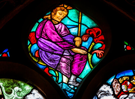 女性聖霊地獄天国イエス キリスト ステンド グラス ウィンドウ デ Krijtberg 教会アムステルダム オランダ オランダを願ってください デ Krijtberg アムステルダムでのカトリック教会のステンド グラス の写真素材 画像素材 Image 78938743