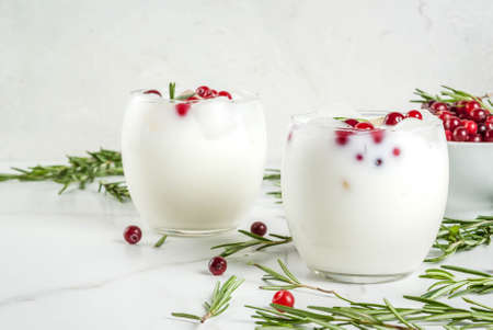ideas for drinks for xmas and thanksgiving white christmas margarita punch with cranberries and rosemary - Christmas Punch Ideas ideas for drinks for xmas and thanksgiving white christmas margarita punch with cranberries and rosemary - Christmas Punch Ideas