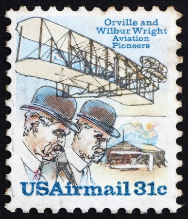 75 周年記念の初動力飛行示すライト兄弟ライトフライヤー面を 1978 年頃に発行された米国で印刷されたスタンプ の写真素材 画像素材 Image 75 周年記念の初動力飛行示すライト兄弟ライトフライヤー面を 1978 年頃に発行された米国で印刷されたスタンプ の写真素材 画像素材 Image