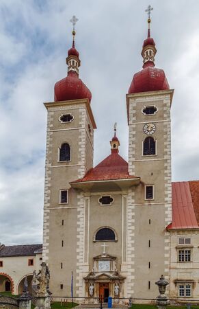 アドモント修道院教会はオーストリアで最初のネオ ゴシック様式神聖な建物の一つです の写真素材 画像素材 Image