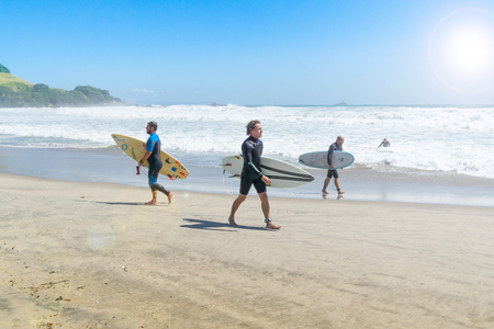 19 230 サーファー の写真素材 ストックフォト 123rf 19 230 サーファー の写真素材 ストックフォト 123rf