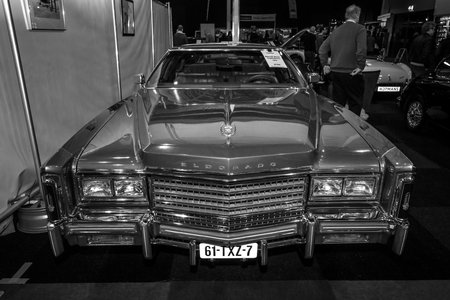 マーストリヒト オランダ 15 年 1 月 9 日 フルサイズの個人的な高級車キャデラック エルドラド ビアリッツ 1976年 黒と白 国際展示会 Interclassics Topmobiel 15 の写真素材 画像素材 Image マーストリヒト オランダ 15 年 1 月 9 日 フルサイズの個人的な高級車キャデラック エルドラド ビアリッツ 1976年 黒と白 国際展示会 Interclassics Topmobiel 15 の写真素材 画像素材 Image