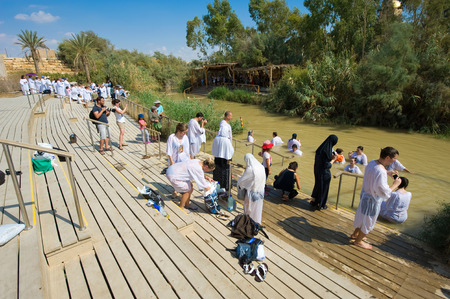 Immagini Stock - Il Fiume Giordano Magico, Luogo Del Battesimo Di Gesù Cristo, Israele. Image 54898339.