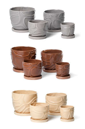 Set di vasi in ceramica per piante da interno su sfondo bianco ... Vasi da interno in ceramica