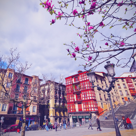 ヌエバ広場 ビルバオ古い町 ビスケー バスク国 スペイン広場 の写真素材 画像素材 Image