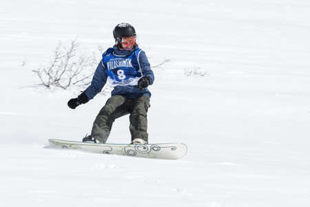 pictures-of-girl-snowboarders
