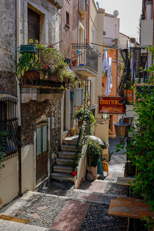 143815158-taormina-sicily-