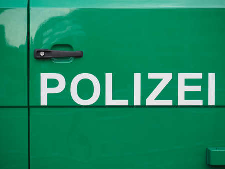 白で分離されたドイツ語 Polizei 警察 記号 の写真素材 画像素材 Image 白で分離されたドイツ語 Polizei 警察 記号 の写真素材 画像素材 Image