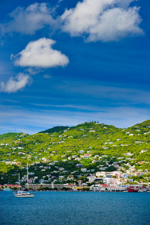 セント トーマス島 アメリカ領ヴァージン諸島 シャルロッテ アマーリエ 町のマリーナ桟橋のビュー の写真素材 画像素材 Image セント トーマス島 アメリカ領ヴァージン諸島 シャルロッテ アマーリエ 町のマリーナ桟橋のビュー の写真素材 画像素材 Image