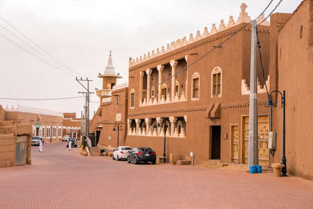 サウジアラビアの文化遺産の村で見つけられるそれらの典型的な伝統的なサウジアラビアの泥の建物 の写真素材 画像素材 Image サウジアラビアの文化遺産の村で見つけられるそれらの典型的な伝統的なサウジアラビアの泥の建物 の写真素材 画像素材 Image