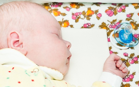 Petit Bebe Nouveau Ne Dort La Bouche Ouverte Banque D Images Et Photos Libres De Droits Image