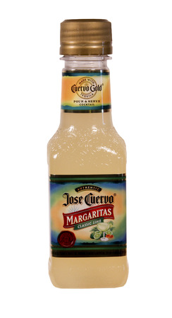 Spencer Wisconsin Sept 5 2014 Vier Stuck Flaschen Jose Cuervo Margarita Jose Cuervo Ist Eine Marke Der Tequila Die Im Jahre 1795 Gegrundet Wurde Lizenzfreie Fotos Bilder Und Stock Fotografie Image 31296488