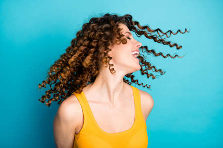 Foto Curly Hair Model, Immagini e Vettoriali