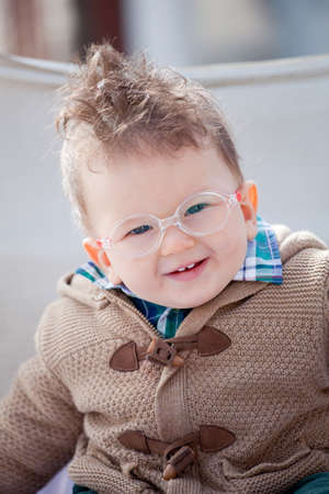 Portrait D Un Beau Bebe Avec Des Lunettes Banque D Images Et Photos Libres De Droits Image