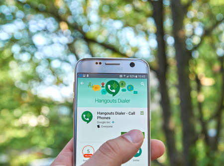 logo samsung: MONTREAL, CANADA - MAY 23, 2016 : Google Hangouts Dialer application on Samsung S7 screen. Hangouts Dialer -allows to make voice calls without Google voice.