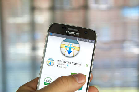logo samsung: MONTREAL, CANADA - MAY 23, 2016 : Google Intersection Explore on Samsung S7. The app helps blind and low vision users get an understanding of a neighborhood before venturing out and while on the go. biên tập